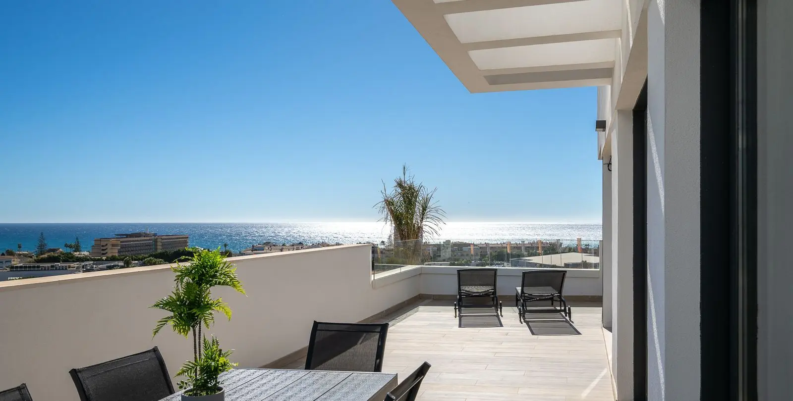 Venta de apartamento en planta media en La Cala de Mijas 32