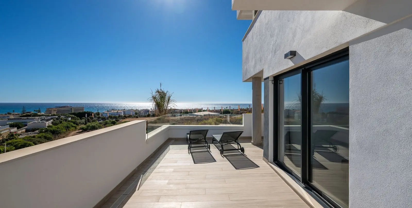 Venta de apartamento en planta media en La Cala de Mijas 33