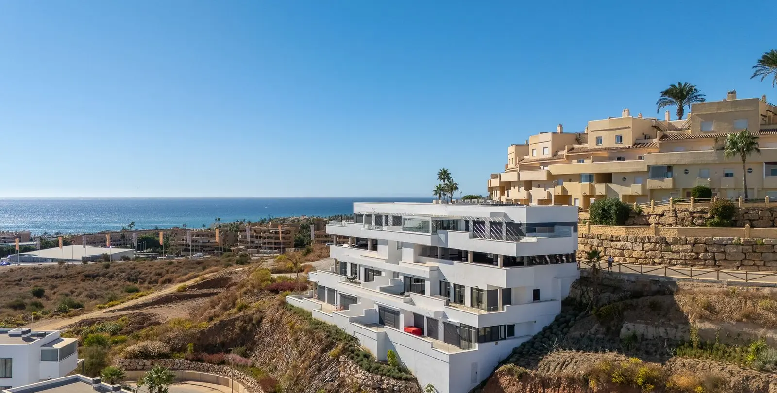 Venta de apartamento en planta media en La Cala de Mijas 36