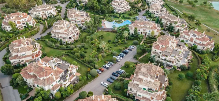 Продажа апартаментов на первом этаже в Benahavís 0