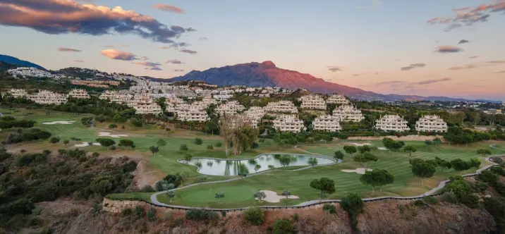 Продажа апартаментов на первом этаже в Benahavís 1