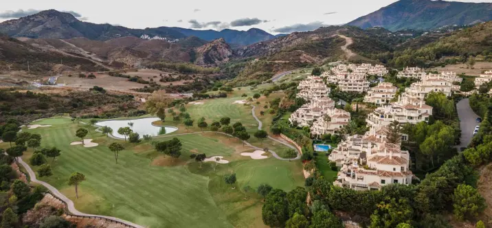 Продажа апартаментов на первом этаже в Benahavís 2