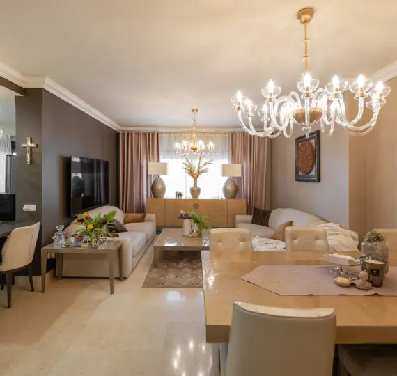 Продажа апартаментов на первом этаже в Benahavís