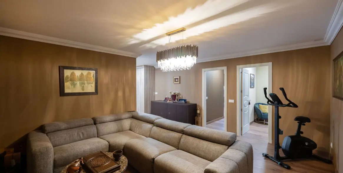 Venta de apartamento en planta baja en Benahavís 28