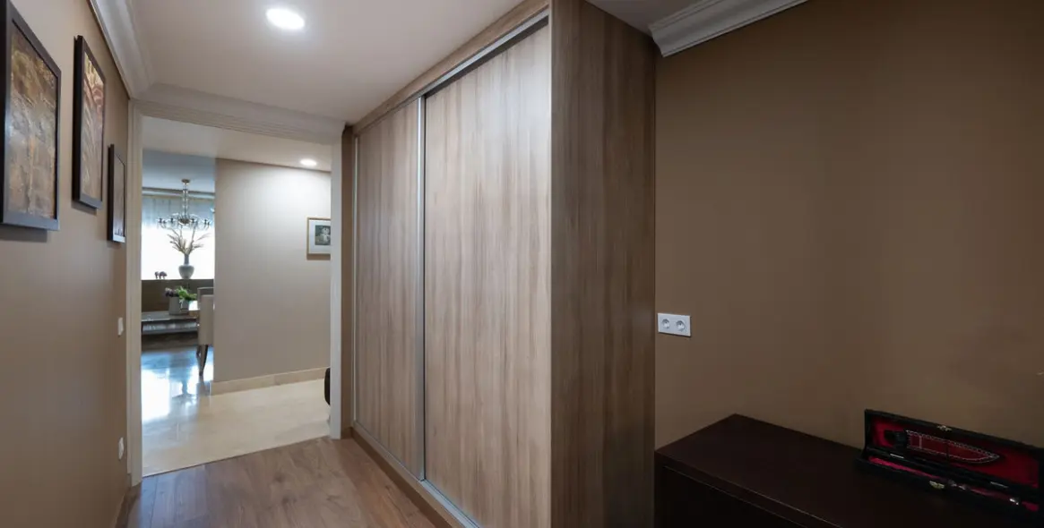 Venta de apartamento en planta baja en Benahavís 35