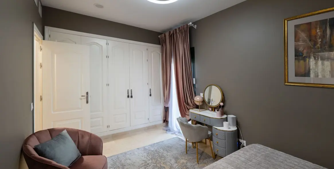 Venta de apartamento en planta baja en Benahavís 46