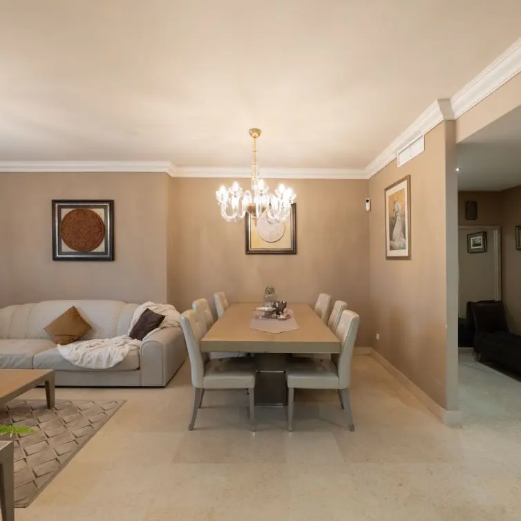 Venta de apartamento en planta baja en Benahavís