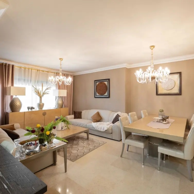 Venta de apartamento en planta baja en Benahavís