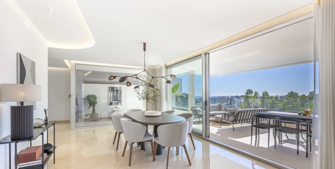 Sale of penthouse duplex in Benahavís (district Benahavís) 1