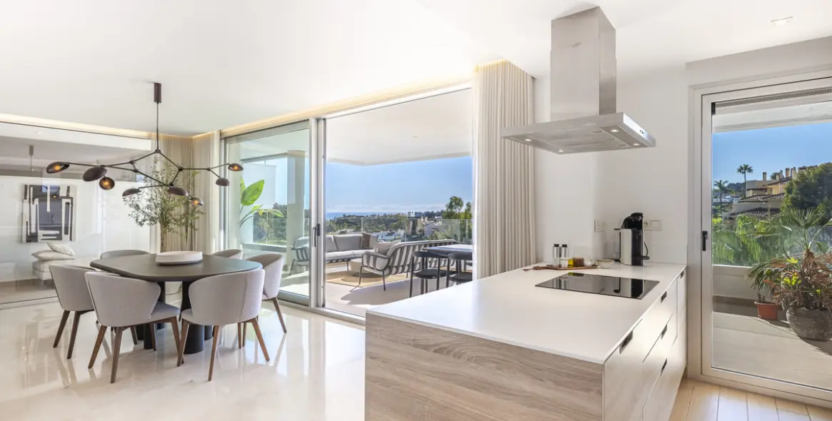 Sale of penthouse duplex in Benahavís (district Benahavís) 3