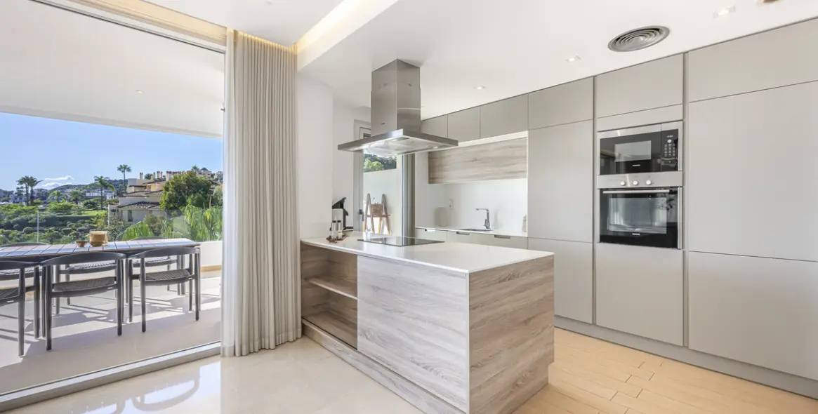 Sale of penthouse duplex in Benahavís (district Benahavís) 4