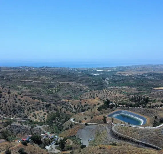 Residential plot R4779304