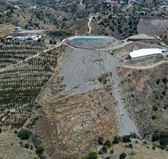 Residential plot R4779304