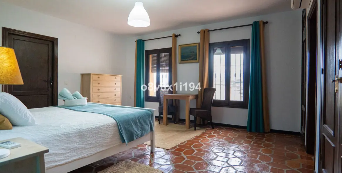 Продажа финки в Alhaurín de la Torre 12