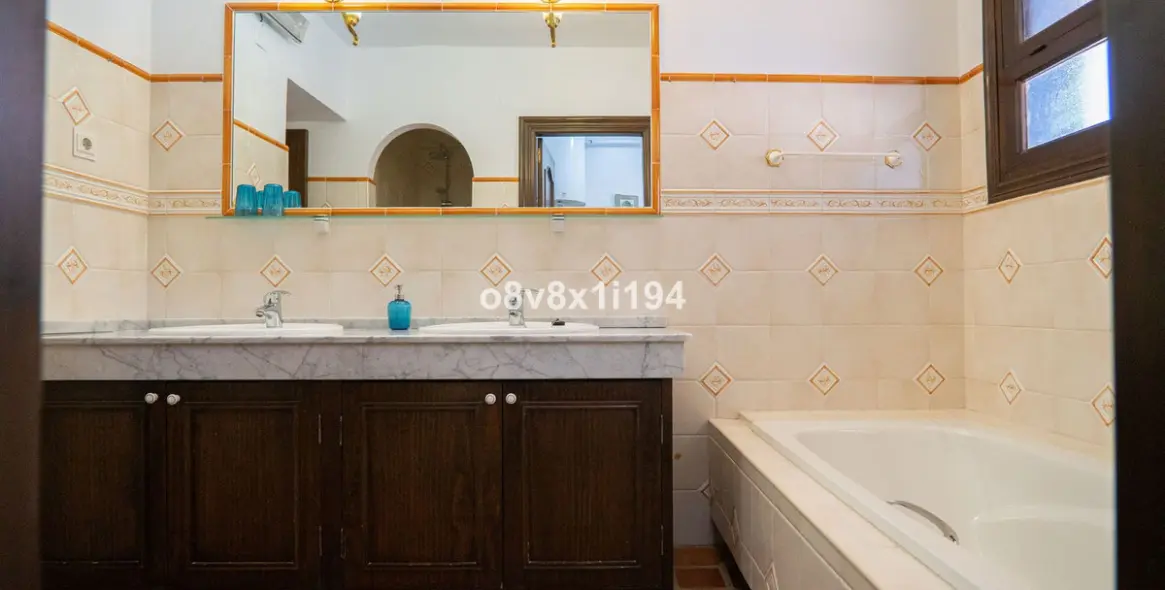 Продажа финки в Alhaurín de la Torre 13