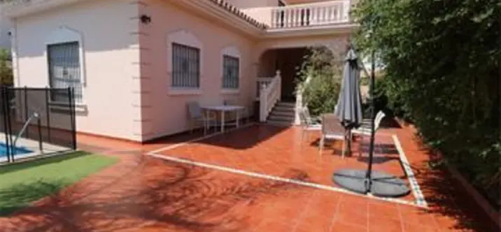 Продажа  отдельно стоящей виллы в Torremolinos 0
