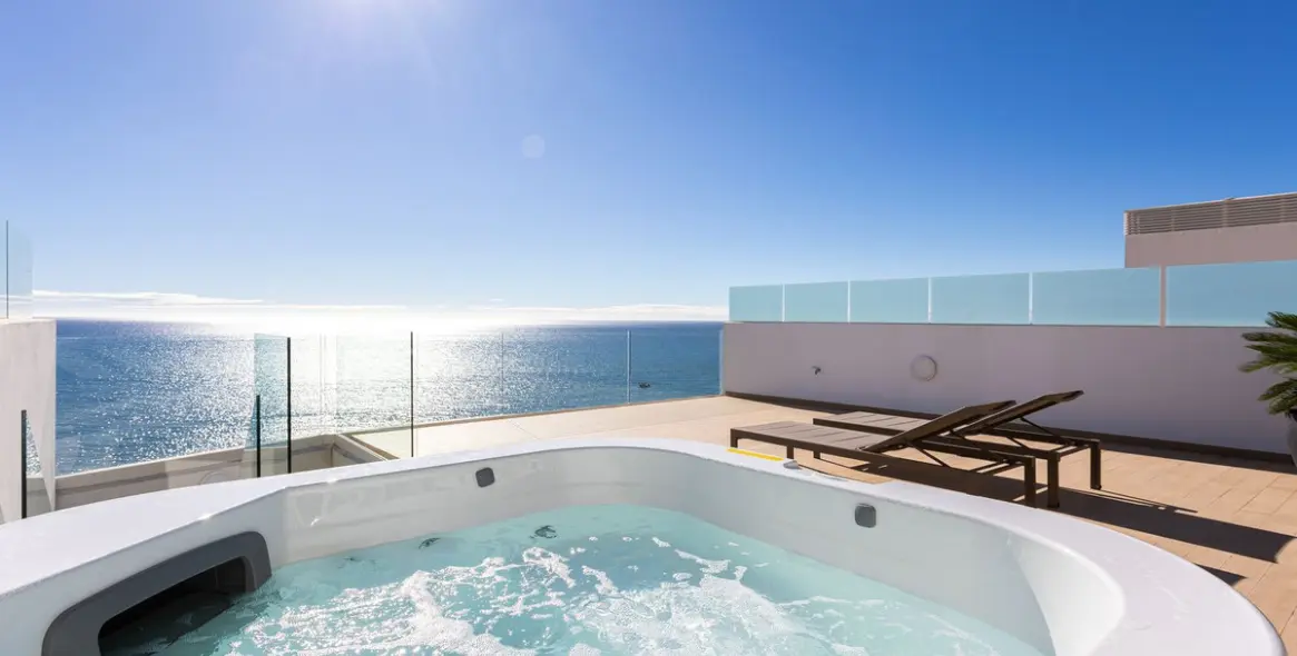 Venta de ático en Carvajal 33