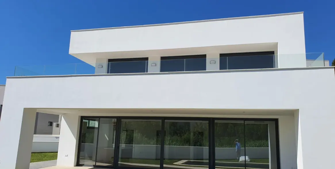 Продажа  отдельно стоящей виллы в La Duquesa 9