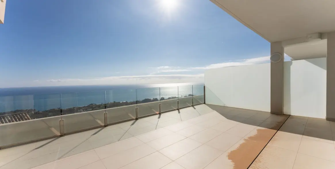 Sale of penthouse duplex in Benalmadena Pueblo 2