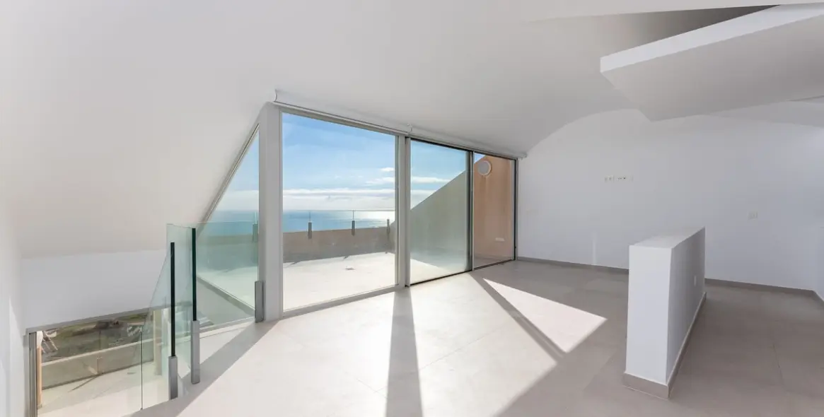 Sale of penthouse duplex in Benalmadena Pueblo 4