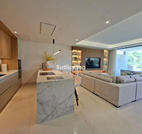 Sale of middle floor apartment in Aloha