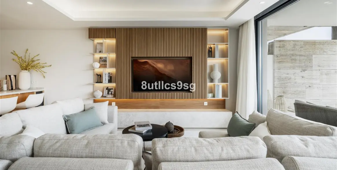 Sale of middle floor apartment in Aloha 9