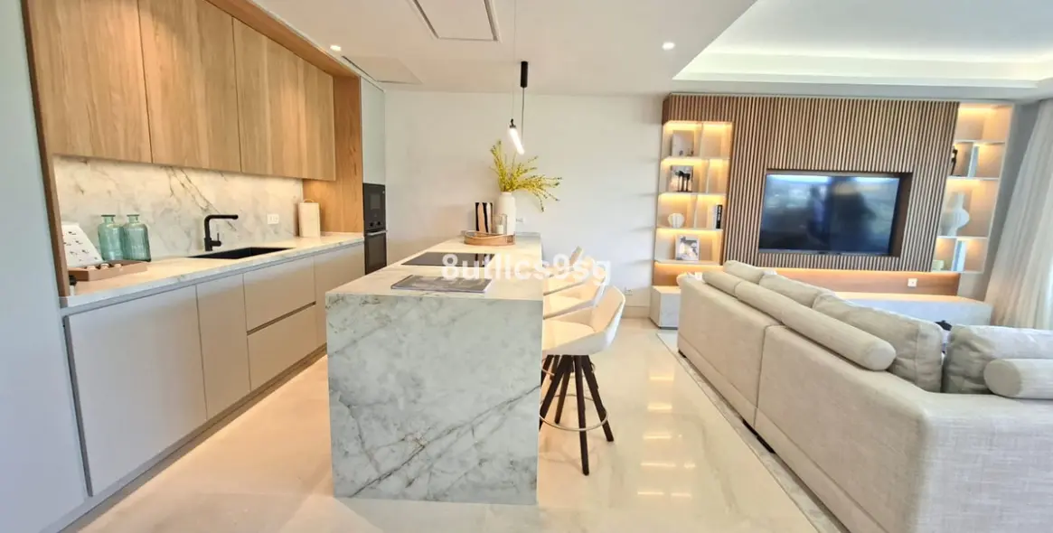 Sale of middle floor apartment in Aloha 10