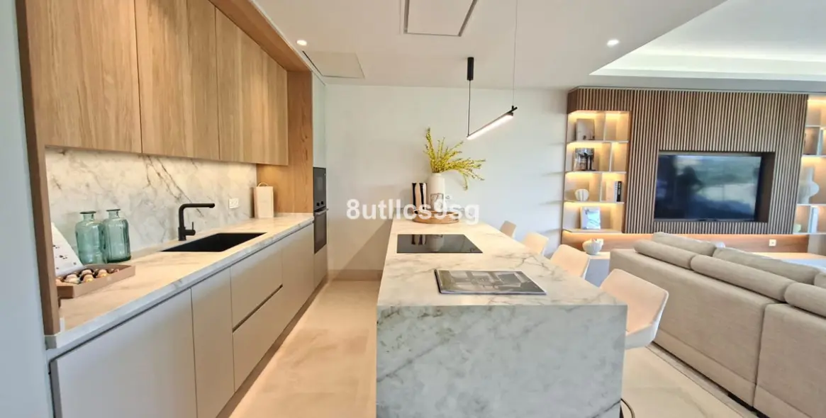 Sale of middle floor apartment in Aloha 11