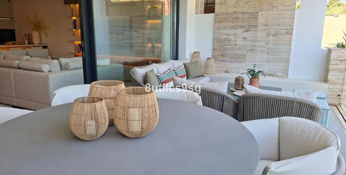 Venta de apartamento en planta media en Aloha 38