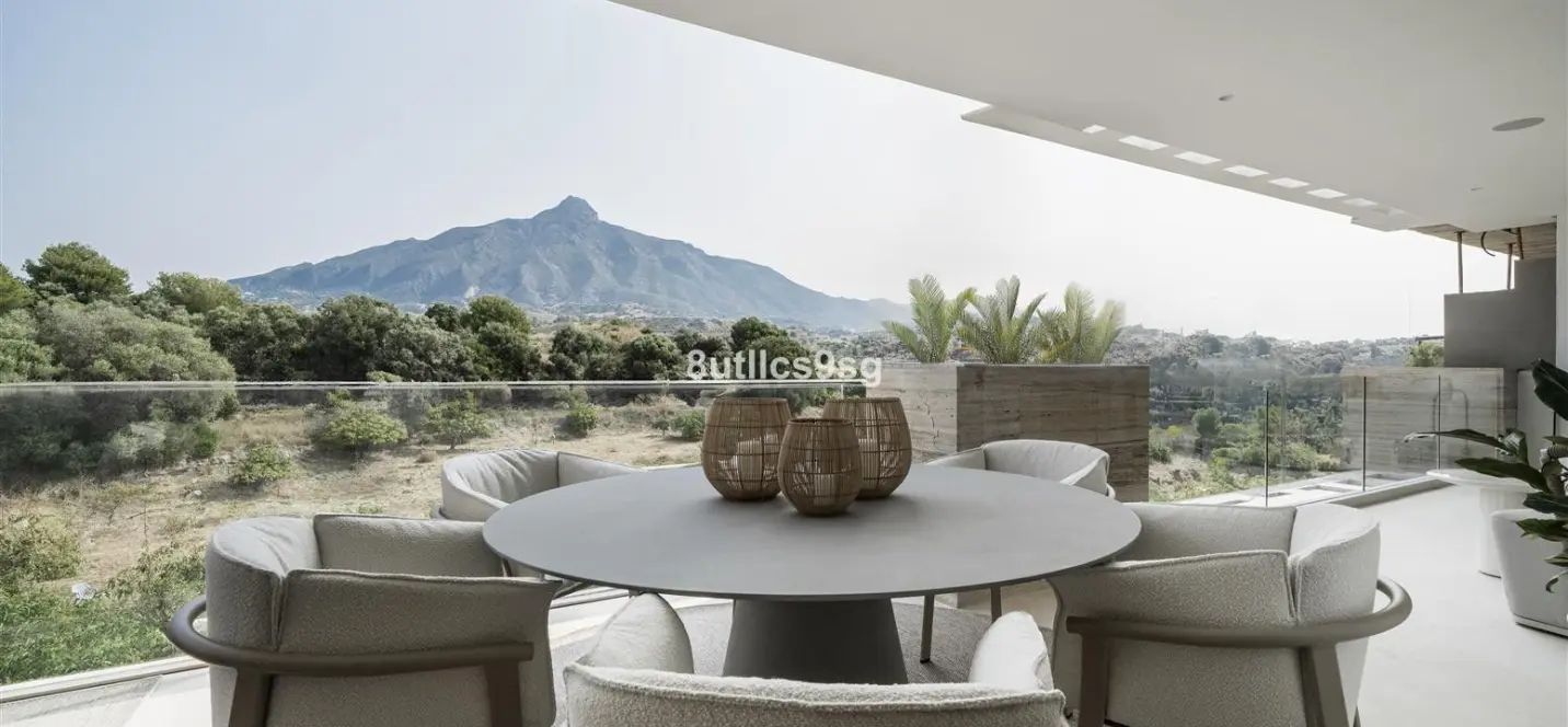 Sale of middle floor apartment in Aloha 1