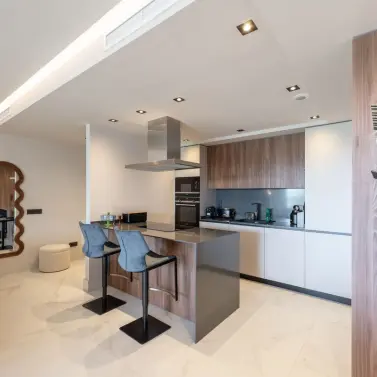 Venta de apartamento en planta media en San Pedro de Alcántara