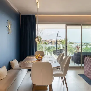 Venta de apartamento en planta media en San Pedro de Alcántara