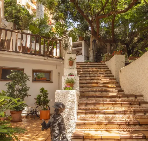 Detached villa R5049397