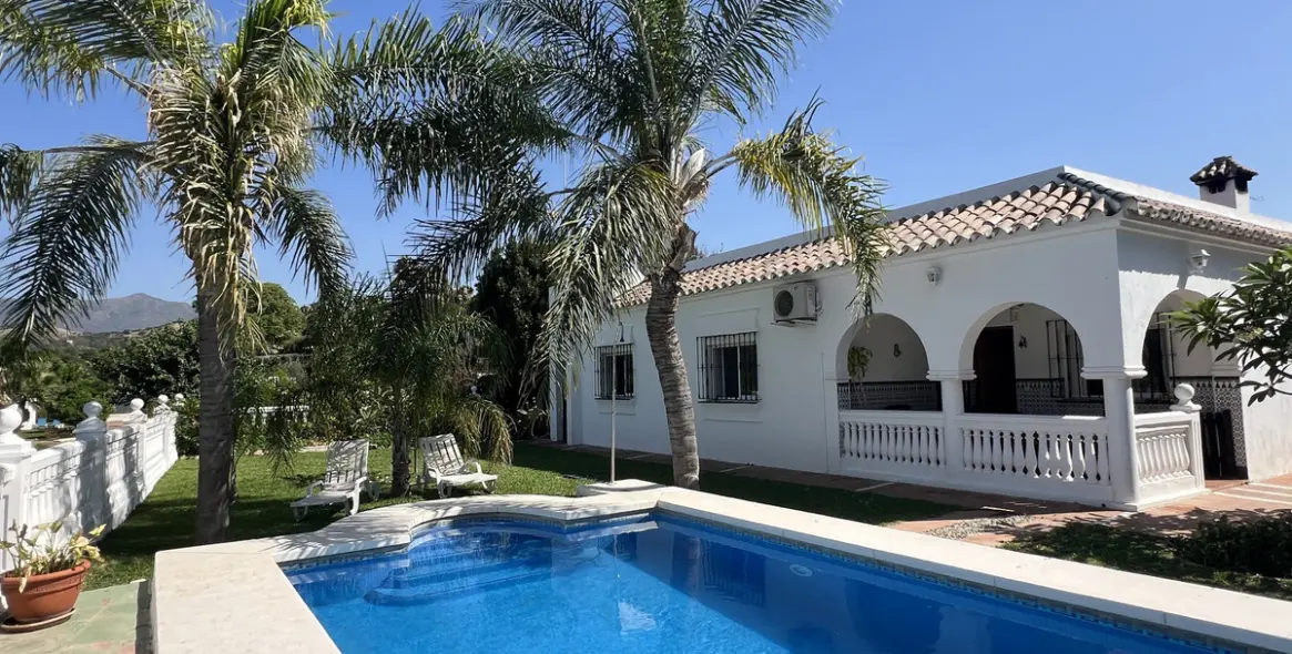 Продажа финки в Estepona 1