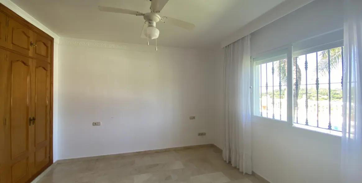 Продажа финки в Estepona 11