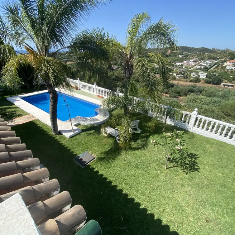 Sale of finca - cortijo in Estepona