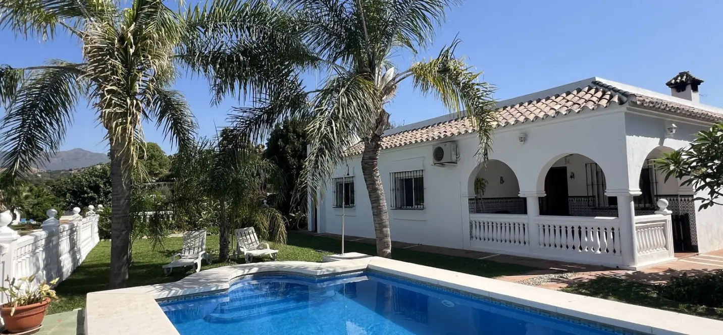 Sale of finca - cortijo in Estepona 1