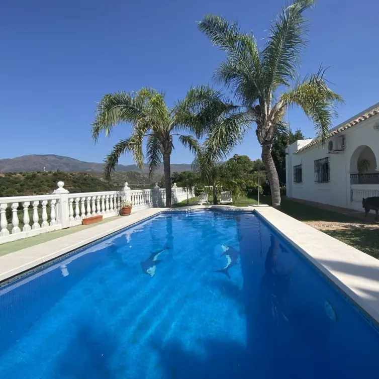 Sale of finca - cortijo in Estepona