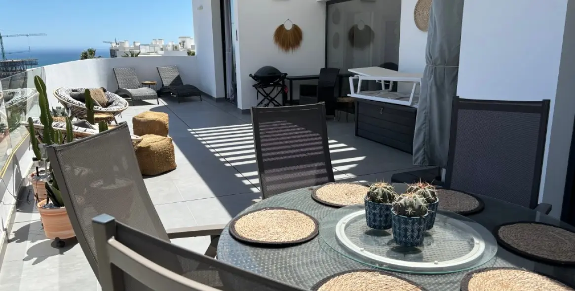 Sale of penthouse in Fuengirola (district Higueron) 2