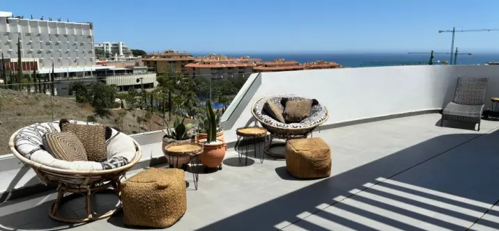 Penthouse R4733101 4