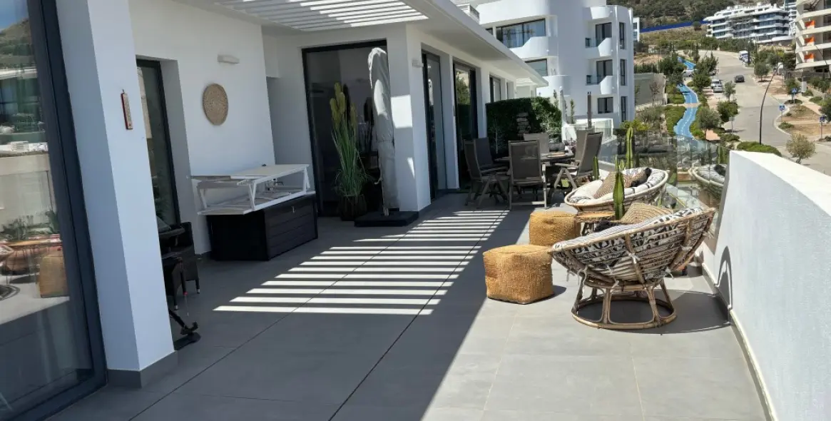 Sale of penthouse in Higueron 11