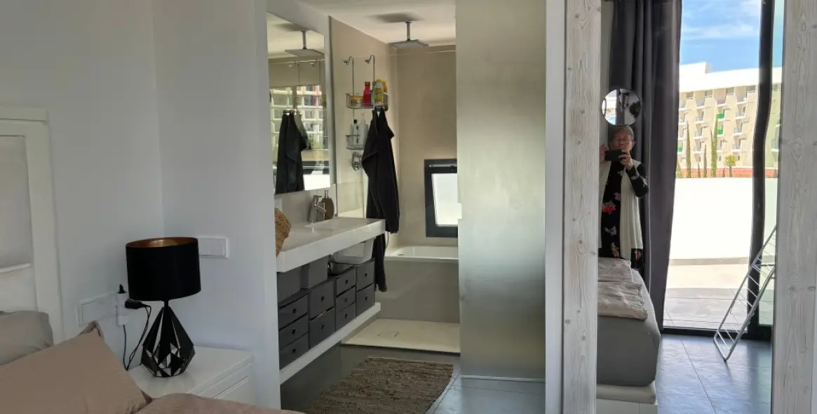 Sale of penthouse in Higueron 13