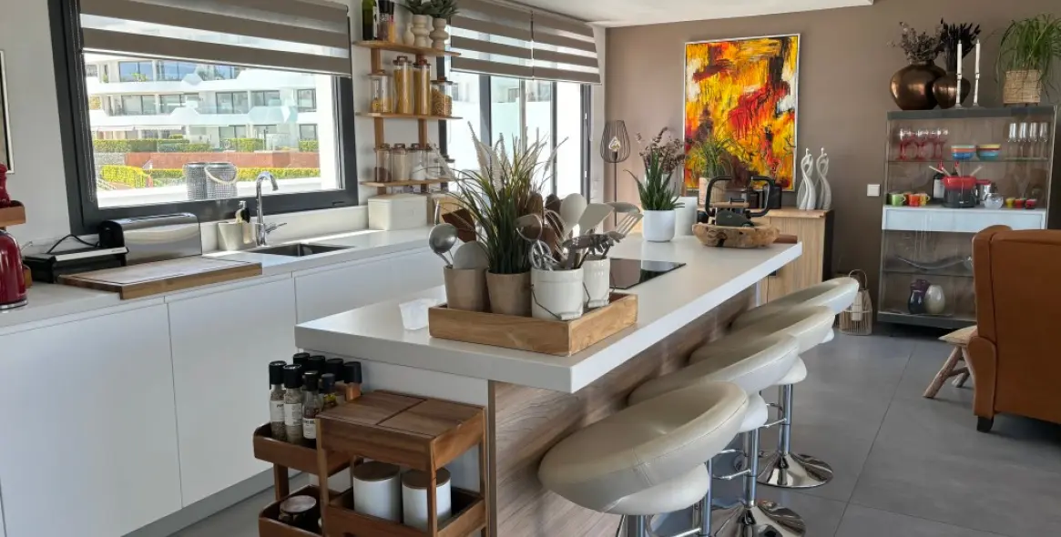 Sale of penthouse in Higueron 19