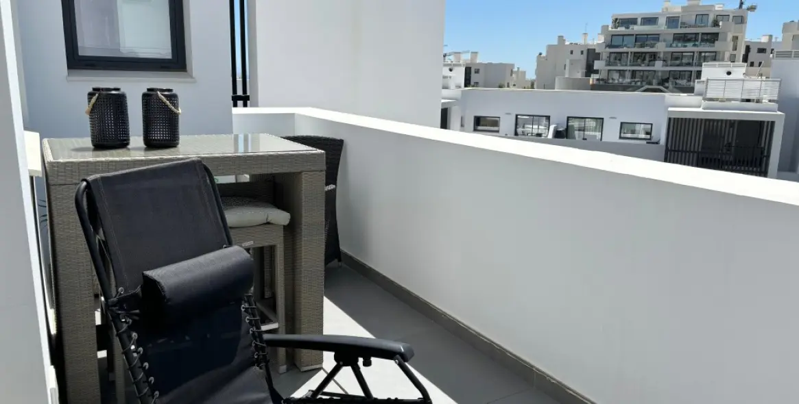 Sale of penthouse in Higueron 27