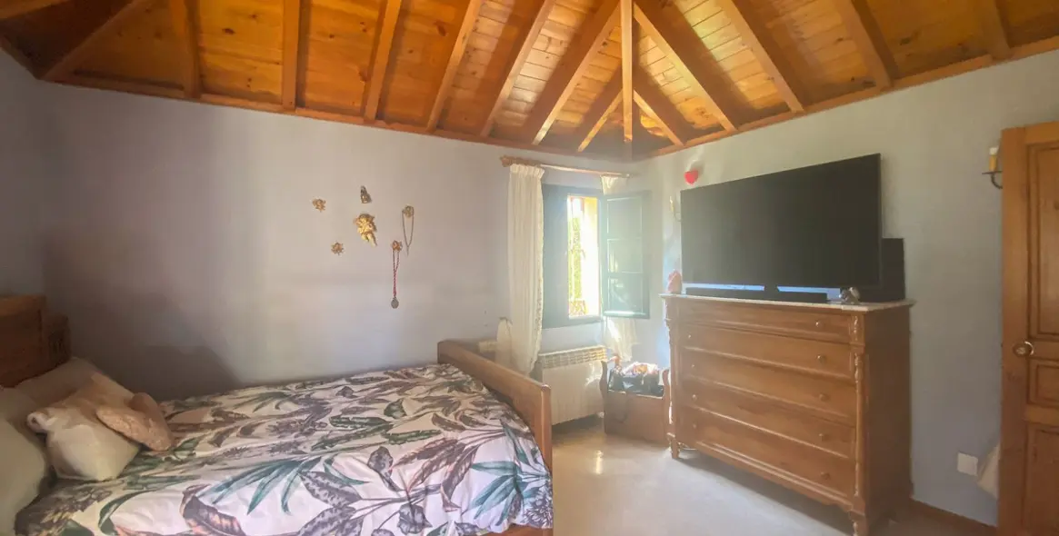 Продажа  отдельно стоящей виллы в Nueva Andalucía 11