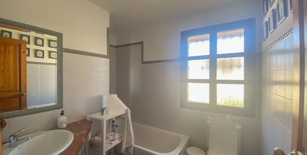 Продажа  отдельно стоящей виллы в Nueva Andalucía 12