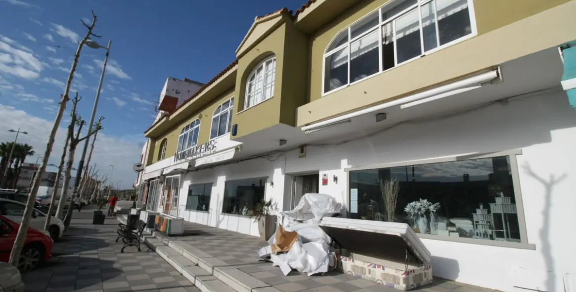 Продажа магазина в Torreguadiaro 3