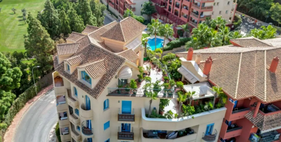 Sale of penthouse duplex in Torrequebrada 2