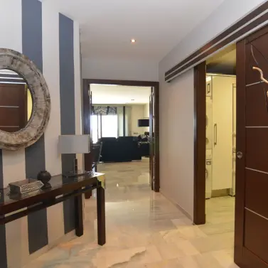 Sale of middle floor apartment in Puerto Banús