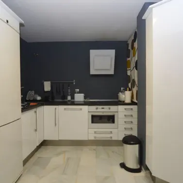 Sale of middle floor apartment in Puerto Banús